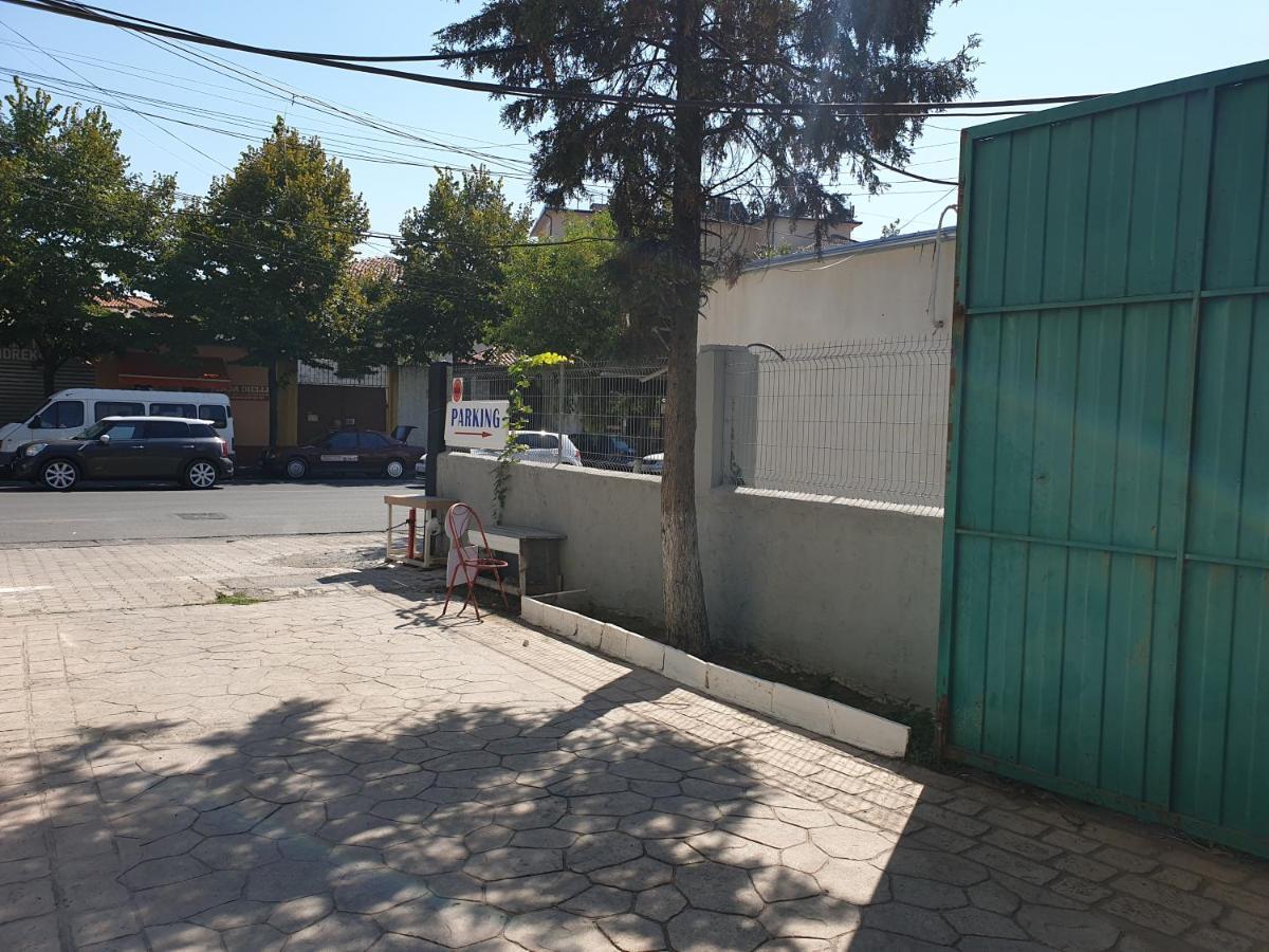 Barlin Guesthouse Grill&Camping Shkodër Buitenkant foto
